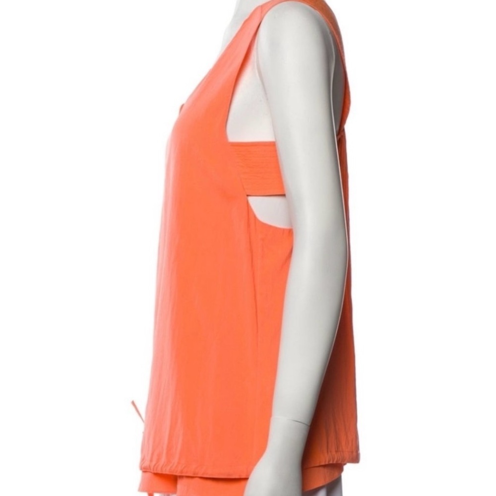 💥HP 💥 Chloe Silk scoop Neck Top Peach Blouse